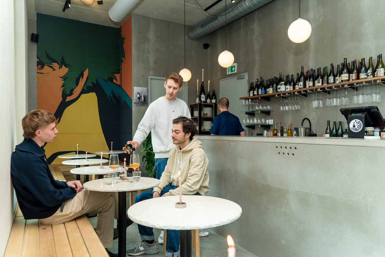 assetato?  The Bottleshop ha nel menu più di 350 vini naturali.  Foto di Jennifer Gerath