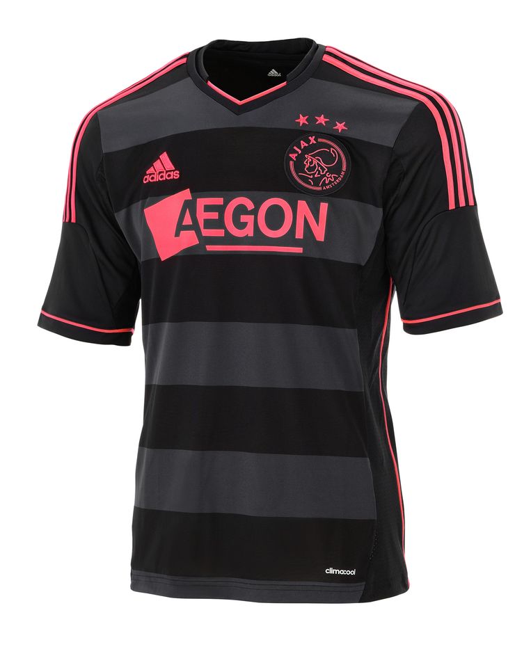 Nieuwe uitshirt Ajax praktisch en fashionable volgens ontwerper