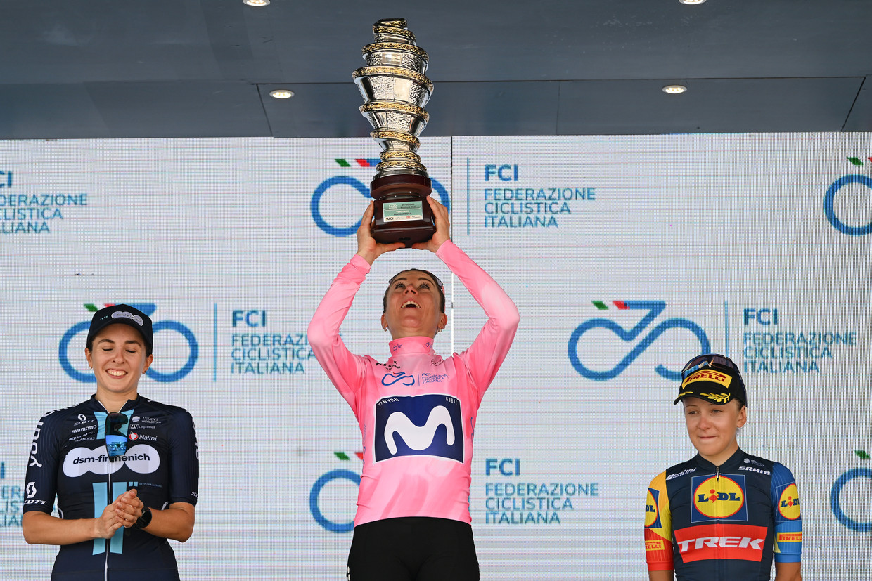 Animek van Vleuten (al centro).  Immagine Dario Bellingeri / Getty Images