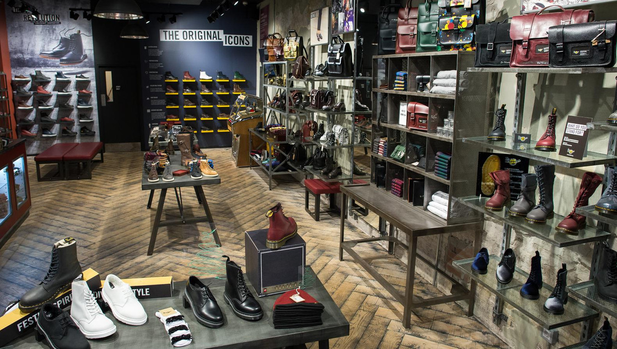 Suradam Regelmatig Echt niet Schoenenwinkel Dr. Martens Store | Het Parool