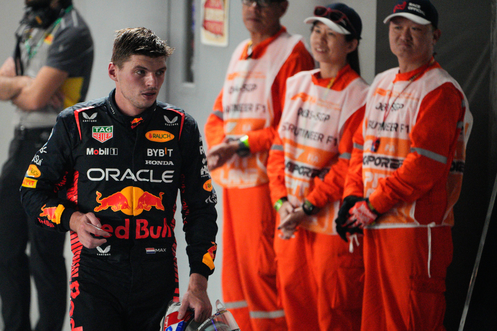 Afwezigheid van Max Verstappen aan de kop zorgt voor intens gevecht vol  emoties: 'Mijn hart is gebroken'