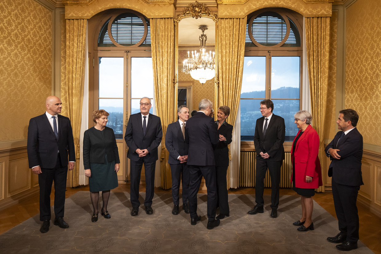 Swiss government at the end of 2023: New Federal Council member Piet Jans receives congratulations from Federal President Viola Amherd.  Photo by Peter Klaunzer/Australian News Agency 