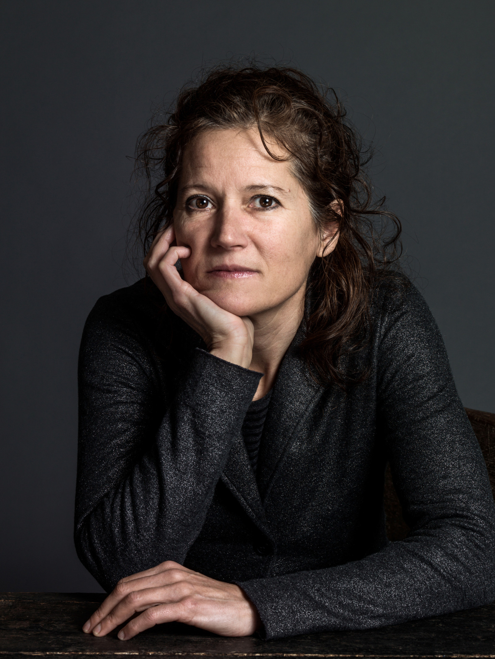 bibi-dumon-tak-als-ik-de-kinderen-had-mogen-blijven-zien-had-ik-dit-boek-nooit-geschreven
