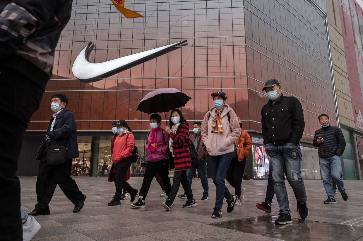 matras lijden rechtdoor Kritiek op China kan de westerse kledingmerken duur komen te staan