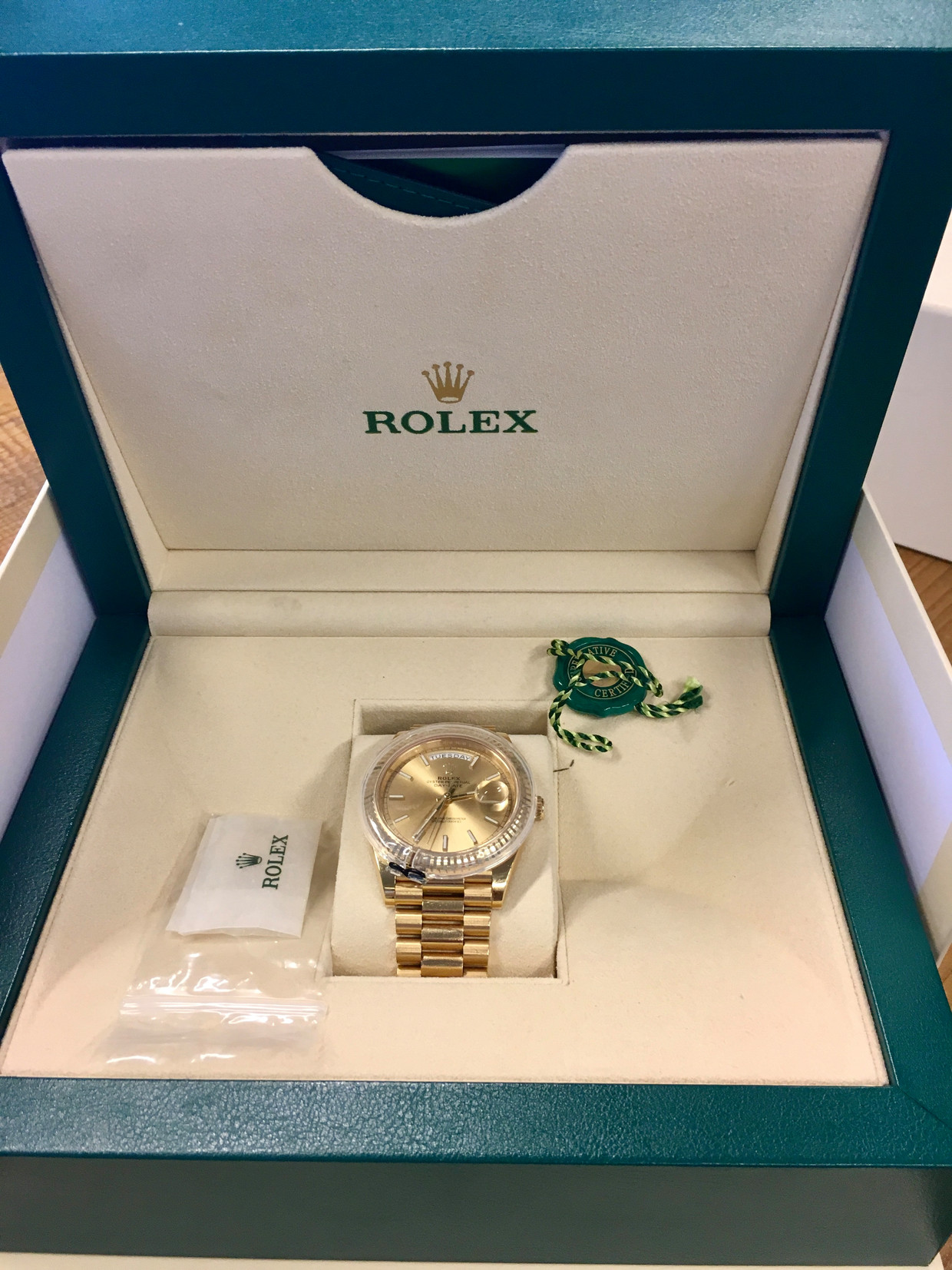 Fiod juwelier weiger fout geld bij verkoop Rolex Het Parool