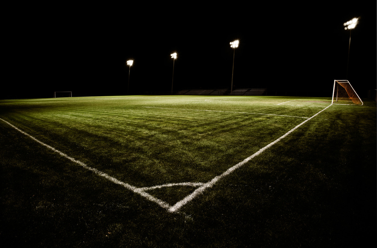 OM 7 jaar cel voor voetbalmakelaar en zijn vrouw, voor seksueel uitbuiten kwetsbare vrouwen