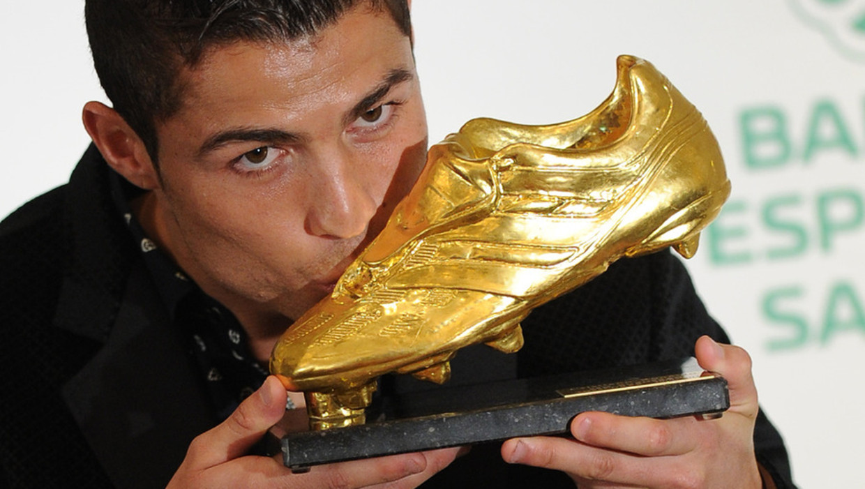 Ronaldo neemt Gouden Schoen in ontvangst Het Parool